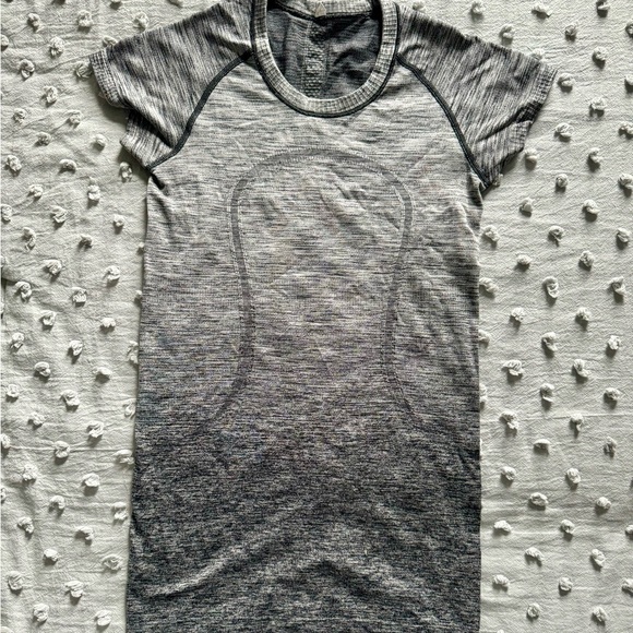 Lululemon Athletic Top - Picture 1 of 1